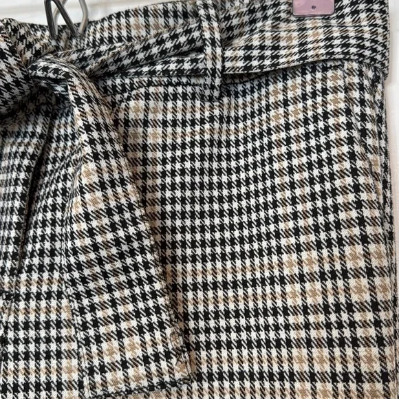 Ann Taylor Belted Taper Pant in Houndstooth / Plaid Size 2 - Picture 4 of 11
